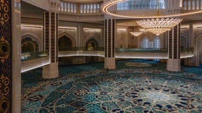 The Guinness World Record for the world’s largest hand-tufted carpet was created for the Astana Grand Mosque in Kazakhstan (Patodia Contract (Hands carpets)) The Guinness World Record for the world’s largest hand-tufted carpet was created for the Astana Grand Mosque in Kazakhstan (Patodia Contract (Hands carpets))