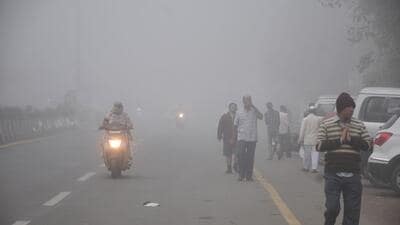 Pune, India - Dec. 9, 2017:Low visibility due to smog in Pune, India, on Saturday, December 9, 2017. (HT PHOTO)