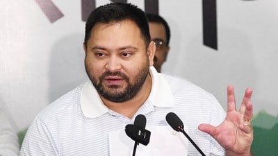 Leader of the Opposition and RJD leader Tejashwi Yadav promised that not a single house in Bihar will be without a government job. (HT Photo)