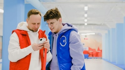 Samsung phones will now warn users before opening videos containing nudity in the Google Messages app. (Pexels) Samsung phones will now warn users before opening videos containing nudity in the Google Messages app. (Pexels)