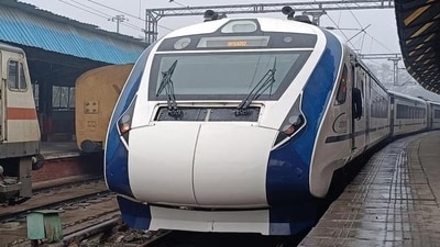 The eight-car Vande Bharat train was scheduled to cover 894 km in 14 hours and 55 minutes, (HT File Photo) The eight-car Vande Bharat train was scheduled to cover 894 km in 14 hours and 55 minutes, (HT File Photo)