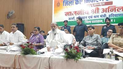 At the meeting, Vij heard 19 complaints and issued strict orders to officers for prompt redressal. (HT Photo) At the meeting, Vij heard 19 complaints and issued strict orders to officers for prompt redressal. (HT Photo)