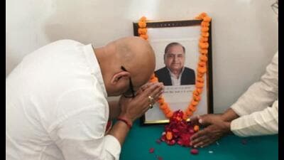 UP Congress chief Ajay Rai paying tribute to SP founder Mulayam Singh Yadav on his death anniversary in Lucknow. (Sourced) UP Congress chief Ajay Rai paying tribute to SP founder Mulayam Singh Yadav on his death anniversary in Lucknow. (Sourced)