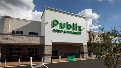 Publix Pours is an initiative that lets shoppers sip on wine or craft beers during their grocery run (X) Publix Pours is an initiative that lets shoppers sip on wine or craft beers during their grocery run (X)
