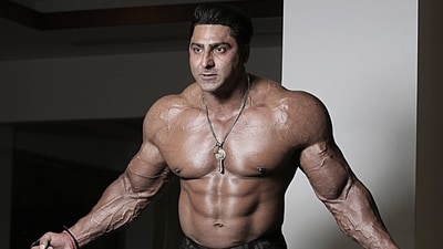 Varinder Singh Ghuman, a renowned Indian bodybuilder and actor, passed away from a heart attack at 42. Varinder Singh Ghuman, a renowned Indian bodybuilder and actor, passed away from a heart attack at 42.