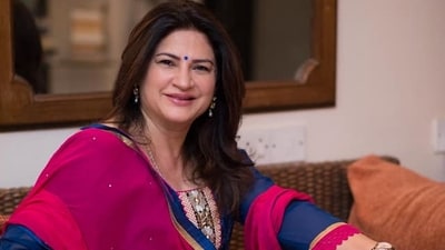 Kunickaa Sadnand stuns Gaurav Khanna and Mridul Tiwari as she talks about her love life. Kunickaa Sadnand stuns Gaurav Khanna and Mridul Tiwari as she talks about her love life.