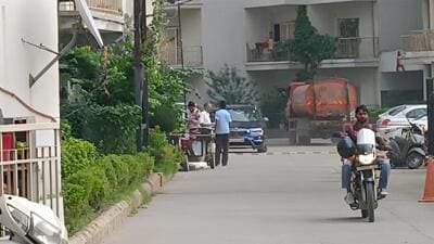 Noida Authority launched an inspection after residents accused their builder of ignoring a worsening water crisis and diverting domestic supply to shops. (HT Photo) Noida Authority launched an inspection after residents accused their builder of ignoring a worsening water crisis and diverting domestic supply to shops. (HT Photo)