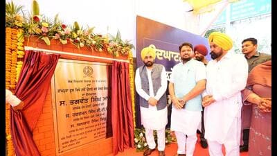 Punjab chief minister Bhagwant Mann inaugurating the 1.1-km railway over bridge (RoB) at Rampura Phul, Bathinda, built at a cost of ₹56 crore. (HT) Punjab chief minister Bhagwant Mann inaugurating the 1.1-km railway over bridge (RoB) at Rampura Phul, Bathinda, built at a cost of ₹56 crore. (HT)