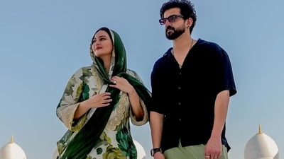 Sonakshi Sinha and Zaheer Iqbal posed inside the Sheikh Zayed Grand Mosque in Abu Dhabi. Sonakshi Sinha and Zaheer Iqbal posed inside the Sheikh Zayed Grand Mosque in Abu Dhabi.