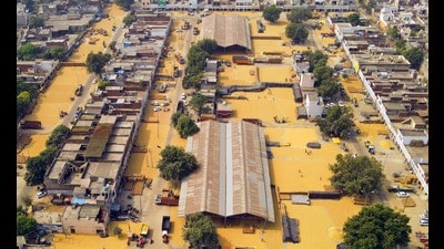 The Khanna grain market abuzz with procurement activity in Ludhiana on Saturday. (Gurpreet Singh/HT) The Khanna grain market abuzz with procurement activity in Ludhiana on Saturday. (Gurpreet Singh/HT)