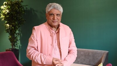 Javed Akhtar feels it is a bad audience that makes a bad film successful. Javed Akhtar feels it is a bad audience that makes a bad film successful.