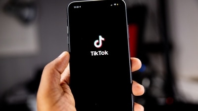 The 'Pee Challenge' on TikTok has alarmed communities, with participants filming public urination. (representative image/unsplash) The 'Pee Challenge' on TikTok has alarmed communities, with participants filming public urination. (representative image/unsplash)