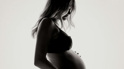 Dr Rema Malik shares three tips to protect vein health during pregnancy. (Unsplash) Dr Rema Malik shares three tips to protect vein health during pregnancy. (Unsplash)