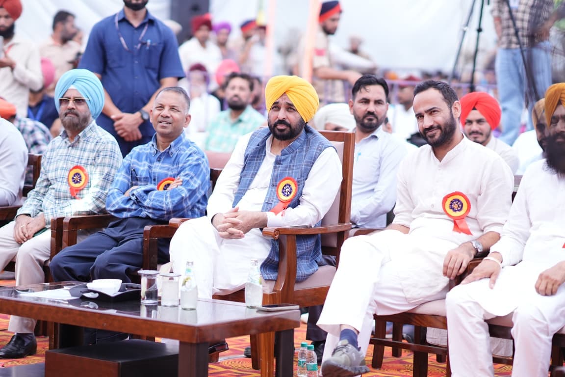 Punjab chief minister Bhagwant Mann attending Punjabi University’s regional youth festival at SD College, Barnala, on Saturday. (HT) Punjab chief minister Bhagwant Mann attending Punjabi University’s regional youth festival at SD College, Barnala, on Saturday. (HT)
