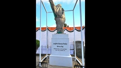 Finally, after nearly 4 years of his death, a 6-feet tall bronze statue of late Virbhadra Singh, who remained the CM for six times — made by renowned sculptor Ram V Sutar and his son Anil V Sutar– will be unveiled on The Ridge in Shimla on October 13. (HT Photo) Finally, after nearly 4 years of his death, a 6-feet tall bronze statue of late Virbhadra Singh, who remained the CM for six times — made by renowned sculptor Ram V Sutar and his son Anil V Sutar– will be unveiled on The Ridge in Shimla on October 13. (HT Photo)
