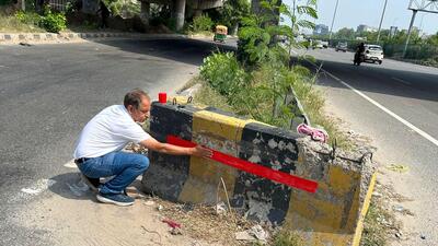 In theory, all new or upgraded roads should now adhere to IRC codes; in practice, implementation remains patchy. (HT Photo) In theory, all new or upgraded roads should now adhere to IRC codes; in practice, implementation remains patchy. (HT Photo)