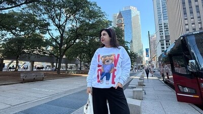 A video from the Diwali celebration event in Toronto showing Farah Khan joining the merriment has surfaced on social media. A video from the Diwali celebration event in Toronto showing Farah Khan joining the merriment has surfaced on social media.