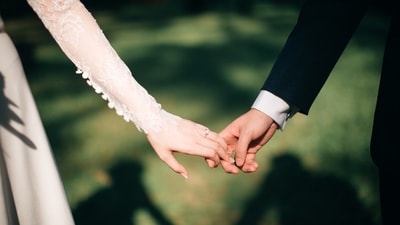 A Chinese woman went viral for asking her ex-fiancé to deduct $4,200 as a “hugging fee” from the betrothal gift she agreed to return. (Representational image/Unsplash) A Chinese woman went viral for asking her ex-fiancé to deduct $4,200 as a “hugging fee” from the betrothal gift she agreed to return. (Representational image/Unsplash)