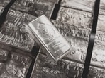 In the first eight months of 2025, silver imports fell 42% to 3,302 tonnes, while investment demand, especially from silver ETFs, soared to record levels. In the first eight months of 2025, silver imports fell 42% to 3,302 tonnes, while investment demand, especially from silver ETFs, soared to record levels.