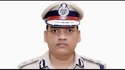 Chandigarh Police have gathered significant clues from call detail records of senior IPS officer Y Puran Kumar, who made multiple calls to senior officers, his lawyer, and acquaintances, before his death on October 7. (File photo) Chandigarh Police have gathered significant clues from call detail records of senior IPS officer Y Puran Kumar, who made multiple calls to senior officers, his lawyer, and acquaintances, before his death on October 7. (File photo)
