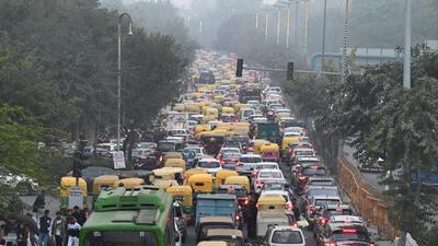 Mathura Road often sees heavy traffic during peak hours. (HT Archive) Mathura Road often sees heavy traffic during peak hours. (HT Archive)
