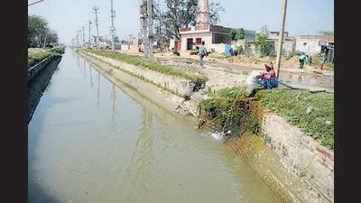 PWD to add a 7.5m-wide bridge on Gurugram–Jhajjar Road, expanding the channel crossing to 15m for smoother vehicle flow in both directions. (HT Archive) PWD to add a 7.5m-wide bridge on Gurugram–Jhajjar Road, expanding the channel crossing to 15m for smoother vehicle flow in both directions. (HT Archive)