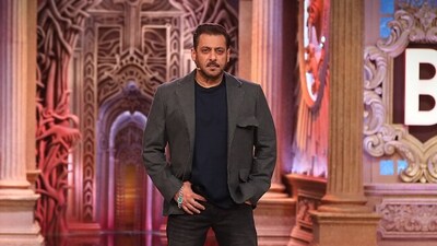 Salman Khan returns to his fiery and sassy avatar this Weekend Ka Vaar. Salman Khan returns to his fiery and sassy avatar this Weekend Ka Vaar.