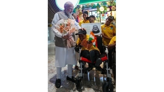 Prime Minister Narendra Modi Visits Mitti Café at Adani’s Navi Mumbai Airport, Celebrating Inclusion and Empowerment