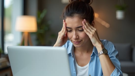 Know how to recognize and cope with workplace depression! (Adobe Stock)