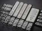 Some traders to book cargo slots on transatlantic flights for silver bars—an expensive mode of transport typically reserved for gold—to profit off higher prices in London. Some traders to book cargo slots on transatlantic flights for silver bars—an expensive mode of transport typically reserved for gold—to profit off higher prices in London.