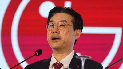 Hong Ju Jeon, Managing Director of LG Electronics India Limited, speaks at a press conference announcing the company's Initial Public Offering (IPO) in Mumbai, India, October 1, 2025. REUTERS/Francis Mascarenhas (REUTERS)