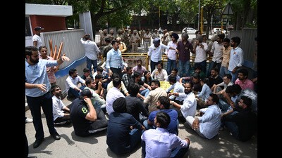Pnajb University, through its counsel Subhash Ahuja and Karanveer Ahuja, also objected to the writ petition filed by former Panjab University Campus Students’ Council president Archit Garg, calling it devoid of merit and seeking its dismissal. (HT File) Pnajb University, through its counsel Subhash Ahuja and Karanveer Ahuja, also objected to the writ petition filed by former Panjab University Campus Students’ Council president Archit Garg, calling it devoid of merit and seeking its dismissal. (HT File)