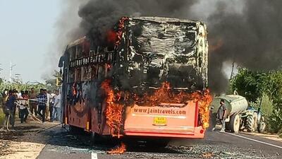 The fire is suspected to have started in the vehicle’s air conditioning unit and spread rapidly. (X/narpat_rat18280)