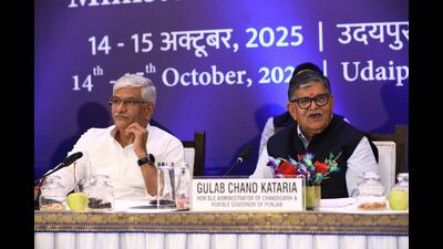 Union minister of tourism Gajendra Singh Shekhawat with UT administrator Gulab Chand Kataria during the national conference in Udaipur on Tuesday. (HT Photo) Union minister of tourism Gajendra Singh Shekhawat with UT administrator Gulab Chand Kataria during the national conference in Udaipur on Tuesday. (HT Photo)