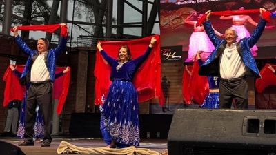 US mayors danced to Bollywood tunes at a North Carolina Diwali event, delighting the crowd and celebrating cultural unity. (Instagram/msvmayortj) US mayors danced to Bollywood tunes at a North Carolina Diwali event, delighting the crowd and celebrating cultural unity. (Instagram/msvmayortj)