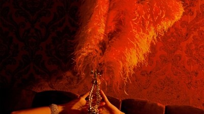 Taylor Swift’s album ‘The Life of a Showgirl’ earned her more than 4 million sales, surpassing Adele’s first-week record.