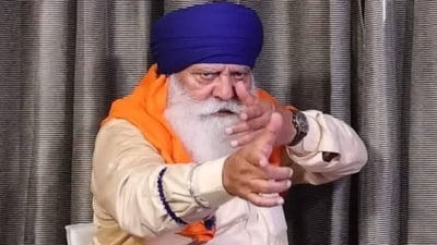 Actor Yograj Singh shared a story from a film shoot where he faced disrespect from a producer but maintained professionalism throughout his career. Actor Yograj Singh shared a story from a film shoot where he faced disrespect from a producer but maintained professionalism throughout his career.