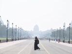 A thin layer of smog engulfs Kartavya Path in New Delhi. (ANI) A thin layer of smog engulfs Kartavya Path in New Delhi. (ANI)