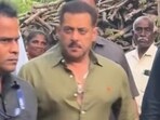 Salman Khan arrived to pay final tribute to Pankaj Dheer, Salman Khan arrived to pay final tribute to Pankaj Dheer,