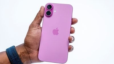 Here are the pros and cons of buying the iPhone 16 at a lower price during the Amazon sale. (Bloomberg)