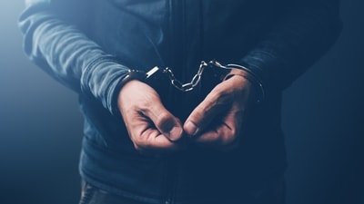 The man, arrested in Bengaluru, stole gold jewellery valued at ₹53 lakh, convincing victims to hand over their valuables. (iStockphoto) The man, arrested in Bengaluru, stole gold jewellery valued at ₹53 lakh, convincing victims to hand over their valuables. (iStockphoto)