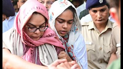 IAS officer Amneet P Kumar, wife of late IPS Y Puran Singh, during his last rites at the cremation ground in Chandigarh, Sector 25, on Wednesday. (Ravi Kumar/HT) IAS officer Amneet P Kumar, wife of late IPS Y Puran Singh, during his last rites at the cremation ground in Chandigarh, Sector 25, on Wednesday. (Ravi Kumar/HT)