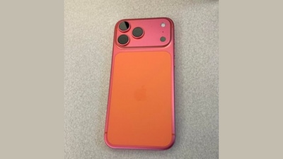 iPhone 17 Pro Max in Cosmic Orange is shifting colours for some users. Here’s what we know so far. (via @FamilyTaes/ X)