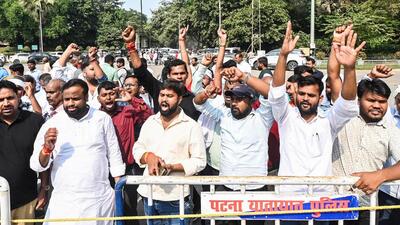 JD(U) MLA Gopal Mandal stages a protest outside Bihar chief minister Nitish Kumar's residence, demanding an election ticket for Gopalpur constituency, in Patna on Tuesday. (ANI) JD(U) MLA Gopal Mandal stages a protest outside Bihar chief minister Nitish Kumar's residence, demanding an election ticket for Gopalpur constituency, in Patna on Tuesday. (ANI)