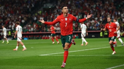 Cristiano Ronaldo scored the 947th and 948th goals of his professional career vs Hungary. (REUTERS)
