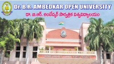 <p>ఇప్పటికే పలుమార్లు గడువు పొడిగించిన నేపథ్యంలో… అర్హులైన అభ్యర్థులు వెంటనే అప్లయ్ చేసుకోవాలని అధికారులు సూచించారు. ఇందులో భాగంగా 2025 -2026 విద్యా సంవత్సరానికి అడ్మిషన్లు కల్పిస్తారు. </p> 