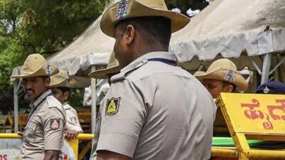 Many commuters have reported incidents of rude conduct, overcharging, and even threats from drivers. (PTI) Many commuters have reported incidents of rude conduct, overcharging, and even threats from drivers. (PTI)