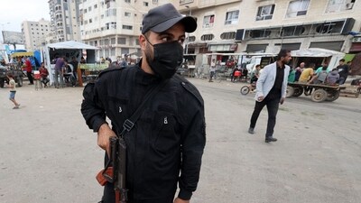 A U.S.-brokered cease-fire has hit pause on the war between Hamas and Israel. In its place, a fight between Hamas and other armed Palestinian groups in the Gaza Strip is now under way. (Agency) A U.S.-brokered cease-fire has hit pause on the war between Hamas and Israel. In its place, a fight between Hamas and other armed Palestinian groups in the Gaza Strip is now under way. (Agency)