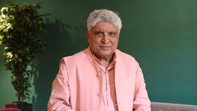 Javed Akhtar has slammed a troll asking him to dress up as a woman. Javed Akhtar has slammed a troll asking him to dress up as a woman.