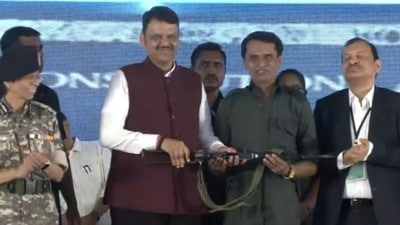 మహారాష్ట్ర సీఎం ఎదుట లొంగిపోయిన మల్లోజుల